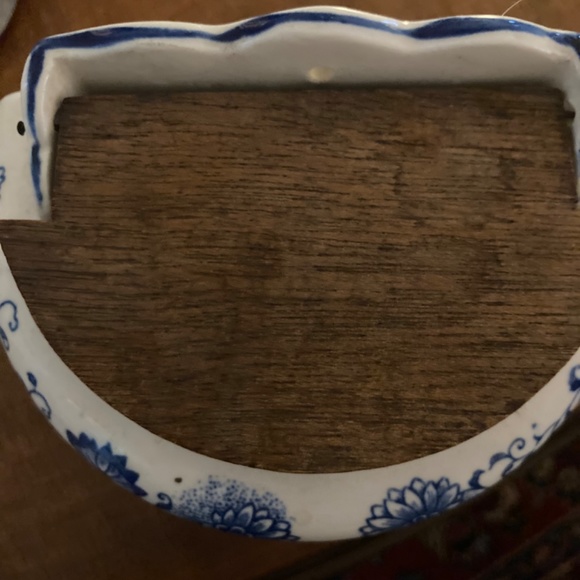 Vintage Blue Onion Salt Box - Picture 2 of 5